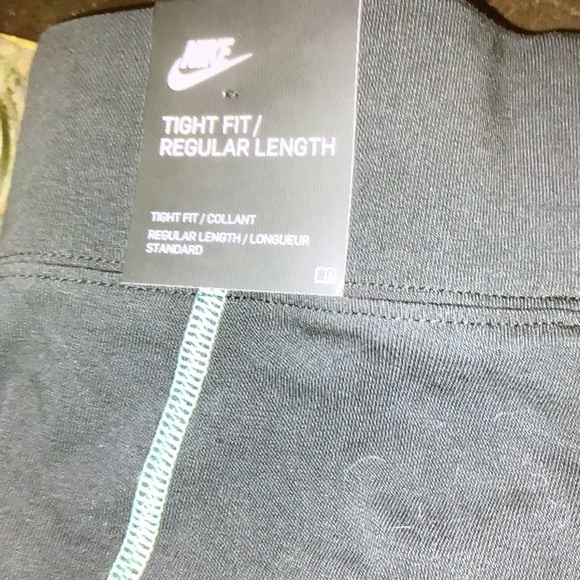 Host Pick! 🤗☘️Nike Swoosh high waist leggings - Picture 6 of 8
